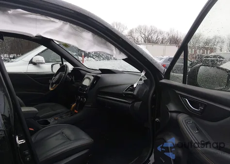 2022 Subaru Forester Wilderness z USA, uszkodzony, nr VIN JF2SKAMC6NH403066